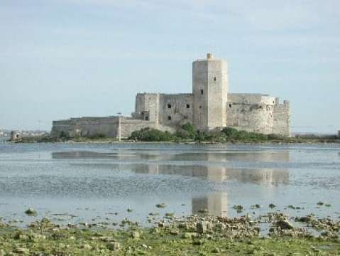 TRAPANI: UN LOGO PER LA COLOMBAIA