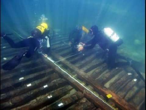 TRAPANI: IL MARE RESTITUISCE UNA NAVE AFFONDATA 1700 ANNI FA